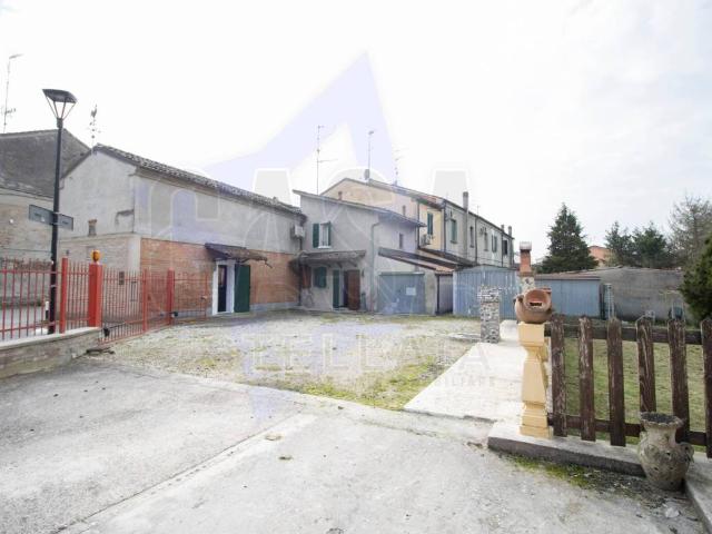 Villa in vendita a Bondeno FE