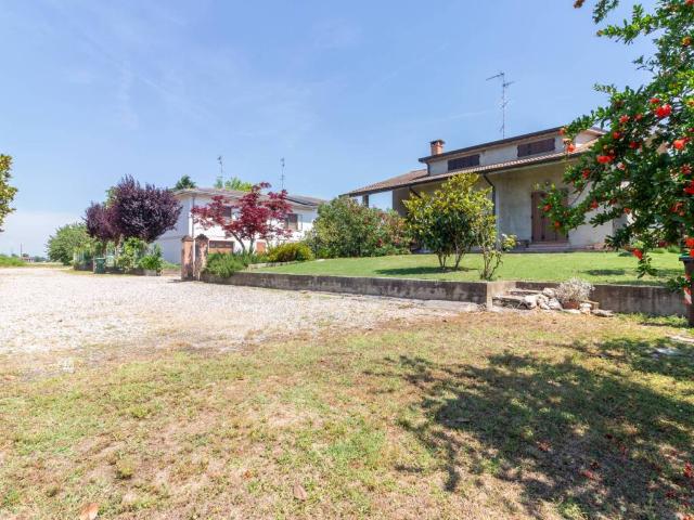 Villa in vendita a Bondeno FE