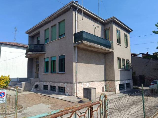 Villa in vendita a Bondeno FE