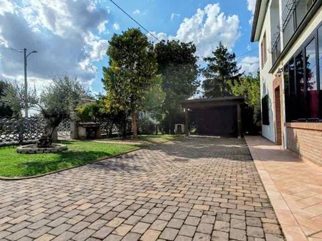 Villa in vendita a Bondeno FE
