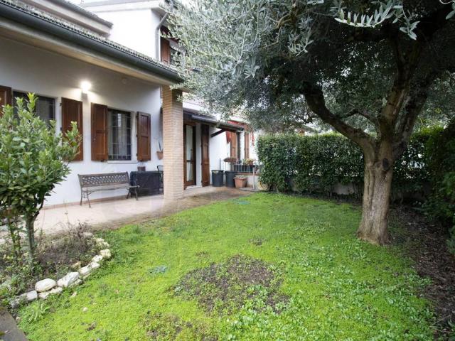 Villa in vendita a Bondeno FE
