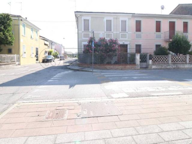 Villa in vendita a Bondeno FE