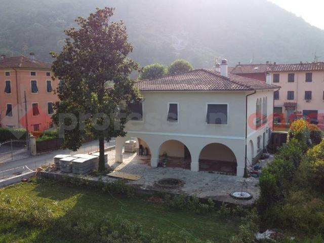 Villa in vendita a Borgo a Mozzano LU