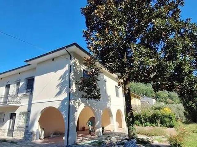 Villa in vendita a Borgo a Mozzano LU