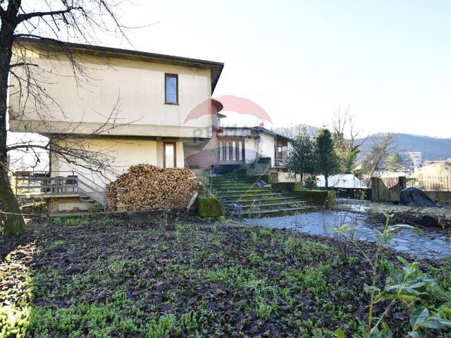 Villa in vendita a Borgo A Mozzano
