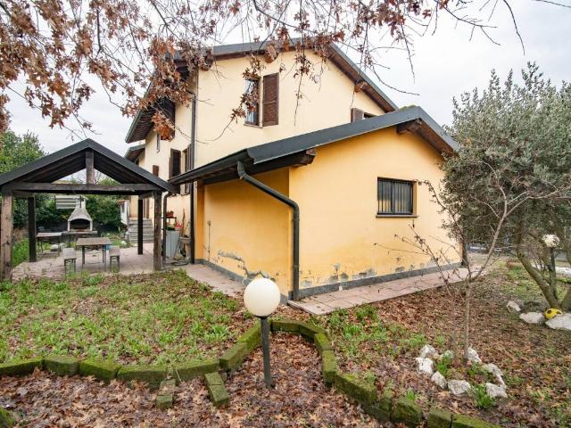 Villa in vendita a Borgo San Giovanni LO