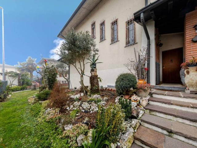 Villa in vendita a Borgo San Giovanni LO