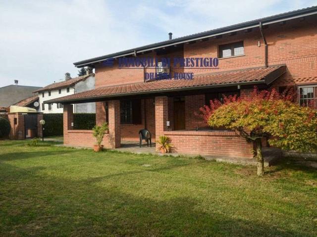 Villa in vendita a Borgo San Siro PV