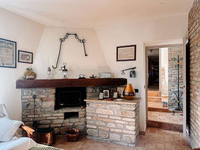Villa in vendita a Rocca Susella PV