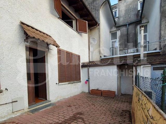 Villa in vendita a Borgo Ticino NO