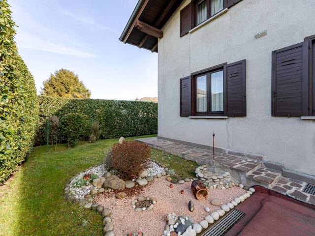 Villa in vendita a Borgo Ticino NO