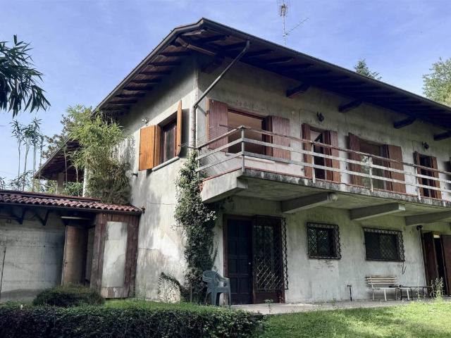 Villa in vendita a Borgo Ticino NO