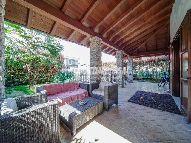 Villa in vendita a Borgo Ticino NO