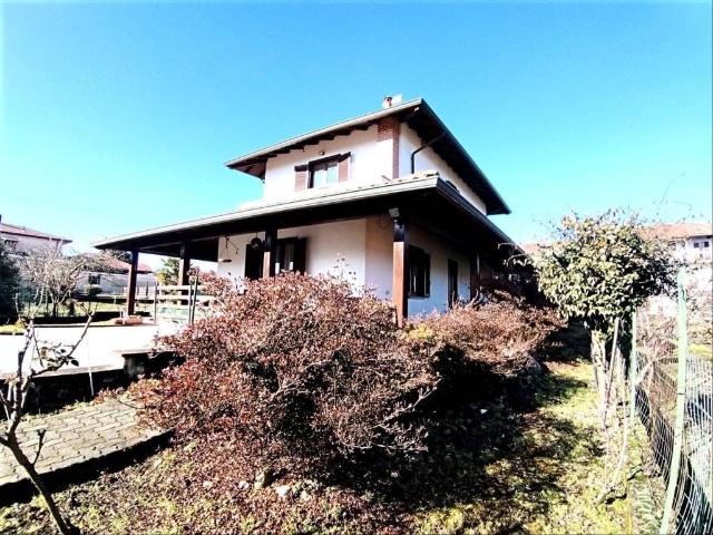 Villa in vendita a Borgo Ticino NO