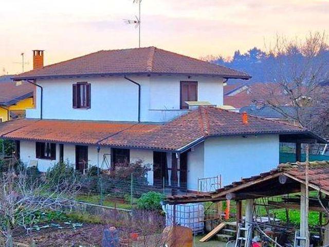 Villa in vendita a Borgo Ticino NO