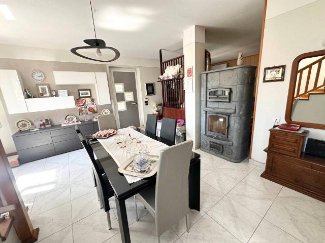 Villa in vendita a Borgo Ticino NO