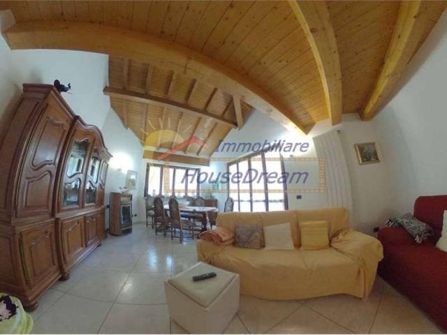 Villa in vendita a Borgo Ticino NO