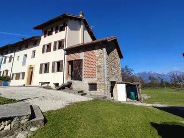 Villa in vendita a Borgo Valbelluna BL