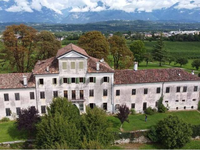 Villa in vendita a Borgo Valbelluna BL