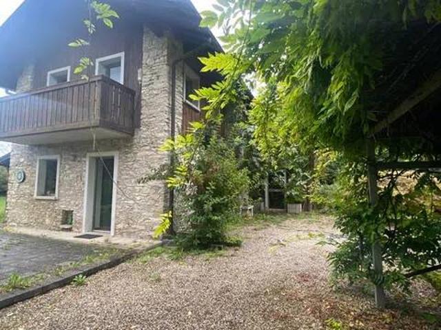 Villa in vendita a Borgo Valbelluna BL