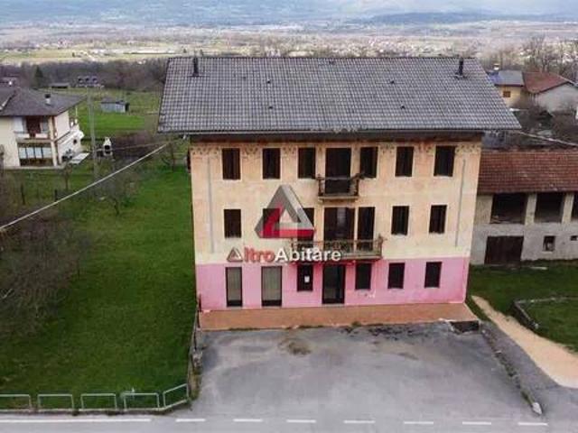 Villa in vendita a Borgo Valbelluna BL