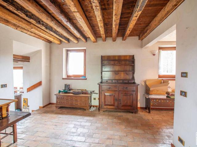 Villa in vendita a Borgo Valbelluna BL