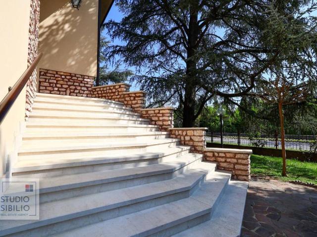 Villa in vendita a Borgo Virgilio MN