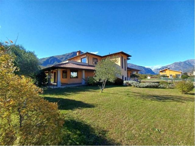 Villa in vendita a Borgofranco d'Ivrea TO
