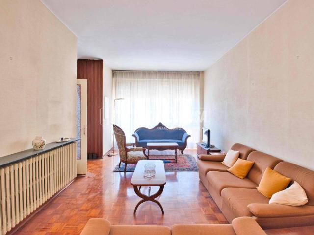 Villa in vendita a Borgolavezzaro NO