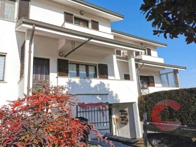 Villa in vendita a Borgolavezzaro NO