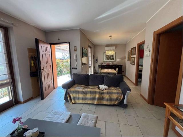 Villa in vendita a Borgomanero NO