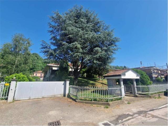 Villa in vendita a Borgomanero NO