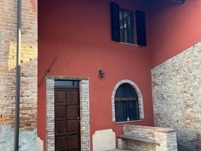 Villa in vendita a Borgonovo Val Tidone PC