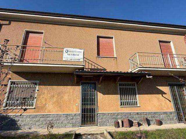 Villa in vendita a Borgonovo Val Tidone PC