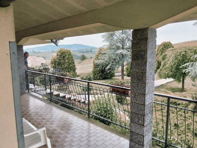 Villa in vendita a Borgonovo Val Tidone PC