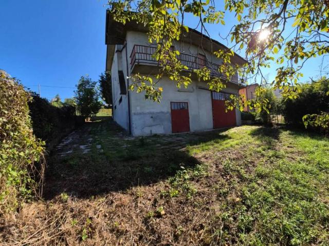 Villa in vendita a Rovescala PV