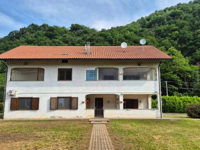 Villa in vendita a Borgosesia VC