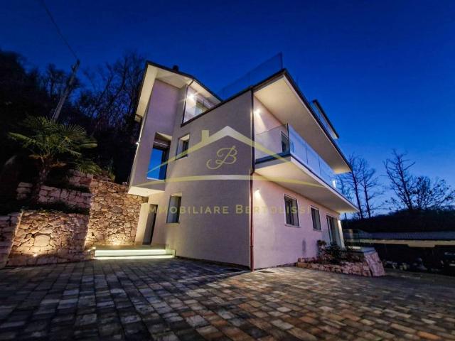 Villa in vendita a Borgosesia VC