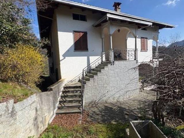 Villa in vendita a Borgosesia VC