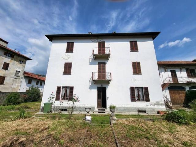 Villa in vendita a Borgosesia VC