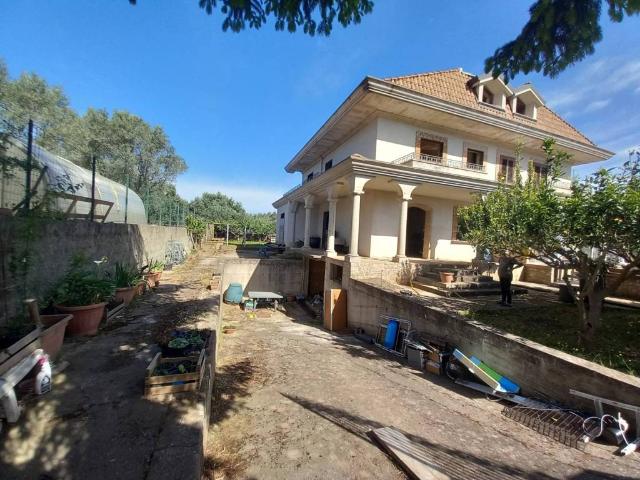 Villa in vendita a Borgia CZ
