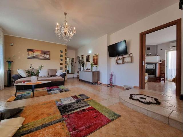 Villa in vendita a Borgia CZ