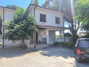 Villa in vendita a Borgia CZ