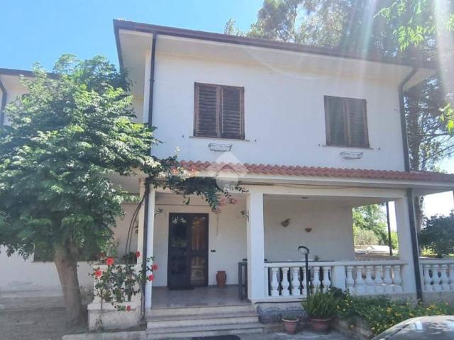 Villa in vendita a Borgia CZ