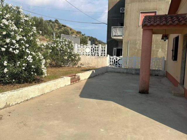 Villa in vendita a Borgia CZ
