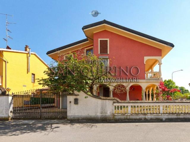 Villa in vendita a Boretto RE