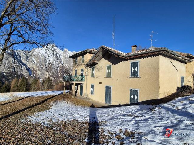 Villa in vendita a Borno