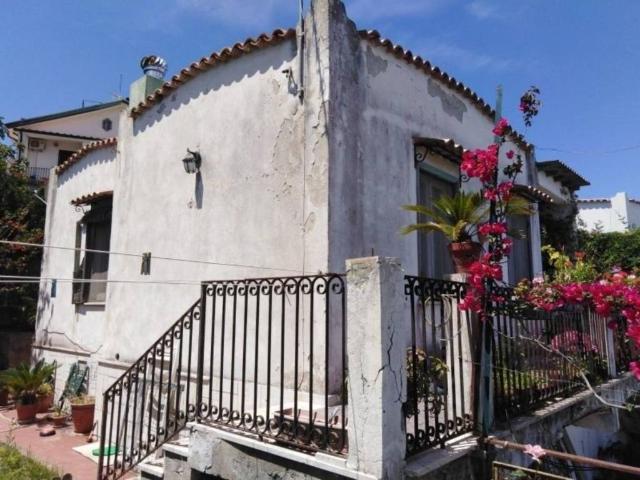 Villa in vendita a Bacoli NA