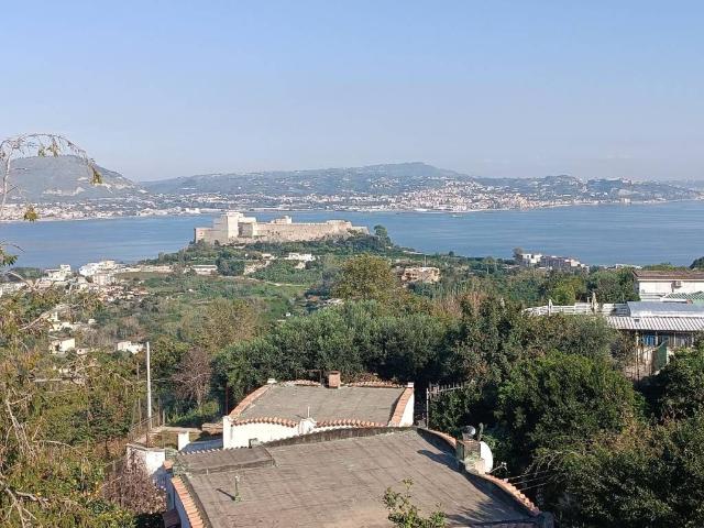 Villa in vendita a Bacoli NA