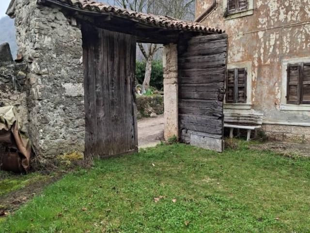 Villa in vendita a Badia Calavena VR